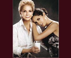 Carolina Herrera with Carolina Herrera de Báez — Spanish mother-and-daughter source image