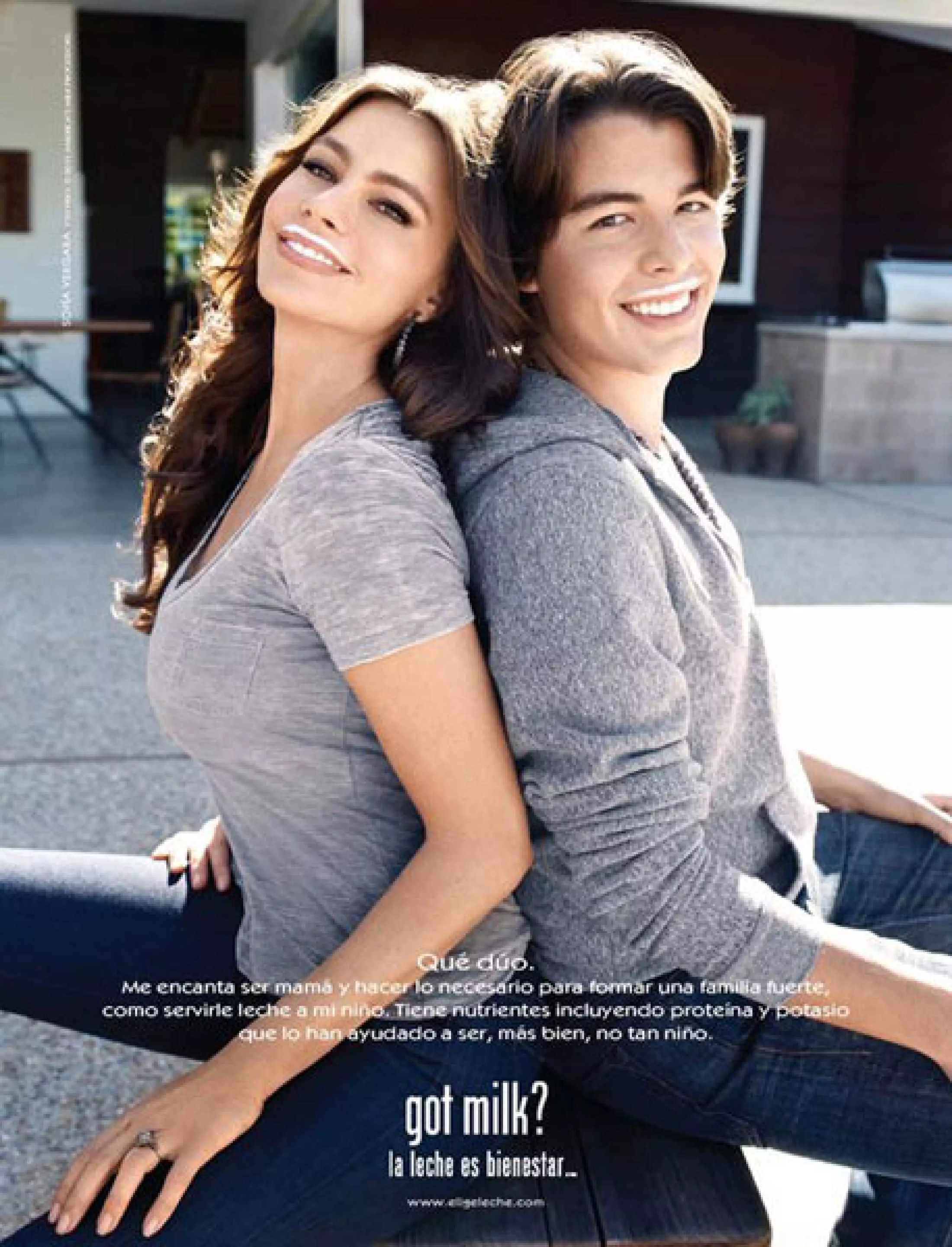 Sofía Vergara &amp; son Manolo — got milk? (Spanish-language version)
