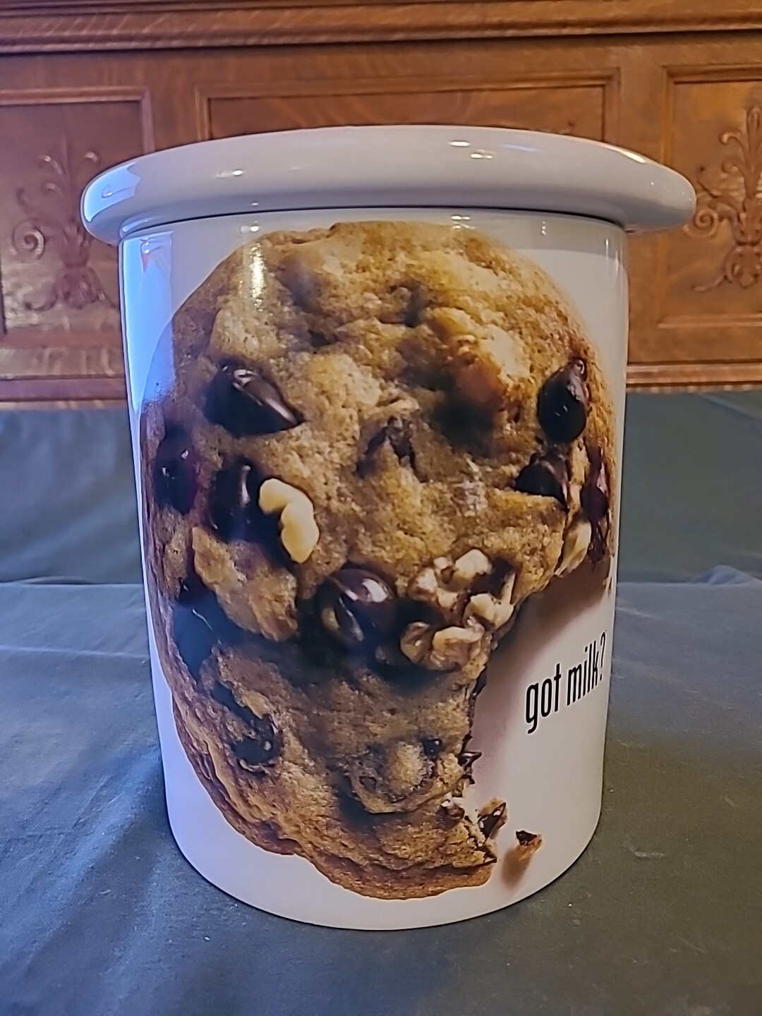 got milk? Chocolate-Chip Cookie Ceramic Cookie Jar (At Home International)