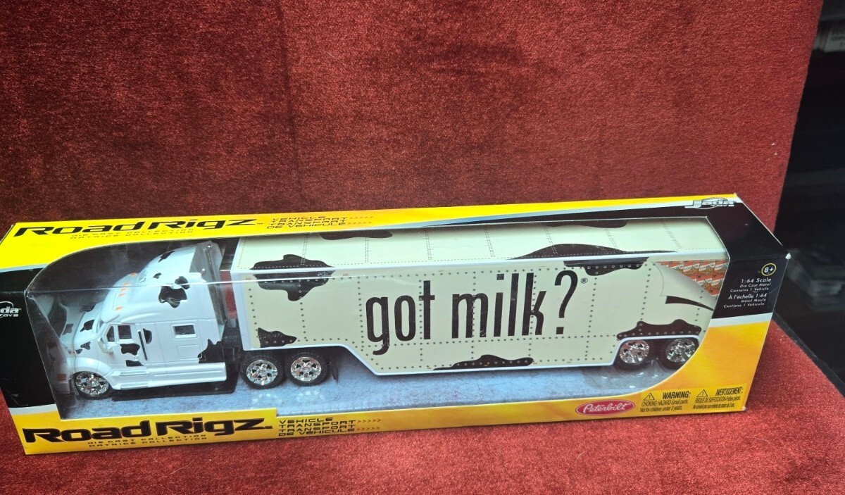 Jada Road Rigz got milk? Peterbilt 379 Semi Truck (diecast)