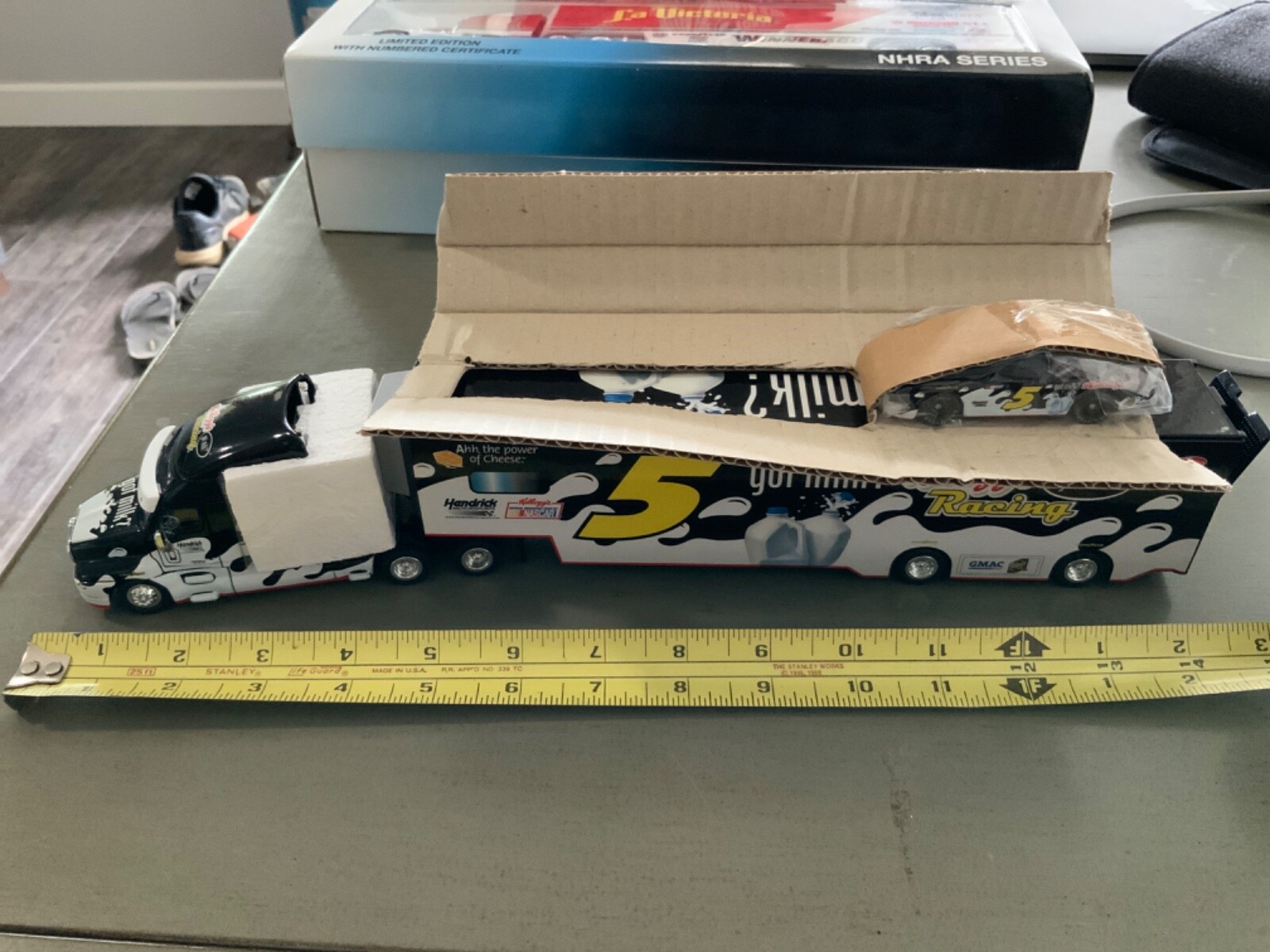 Kellogg's Racing got milk? #5 1:64 Transporter with Car (diecast set)