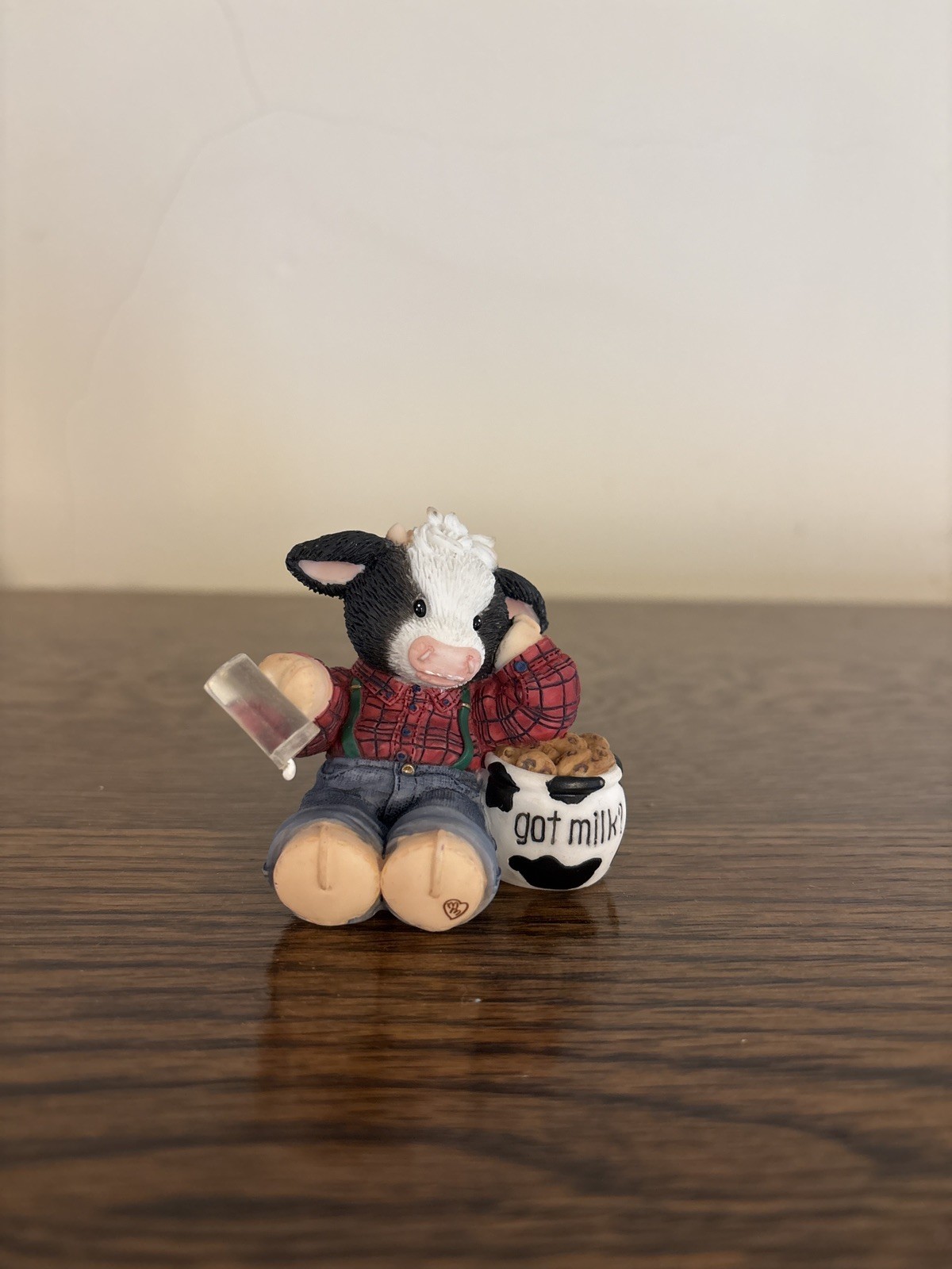Mary's Moo Moos "Cow-min' Up Empty" got milk? Figurine #645788