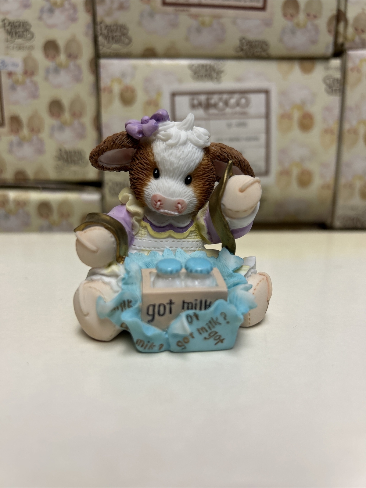 Mary's Moo Moos "Happy Birthday To Moo" got milk? Figurine #106713