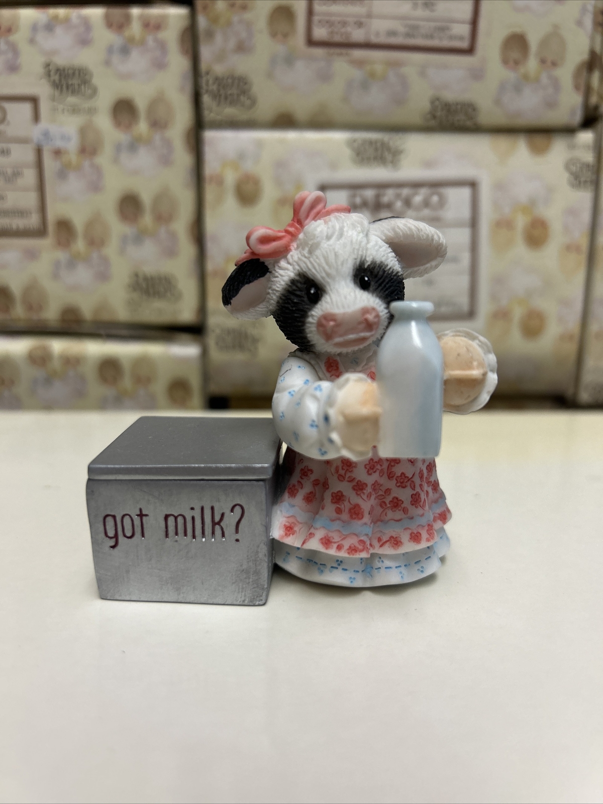 Mary's Moo Moos "An-Udder Quart For Moo" got milk? Figurine #645796
