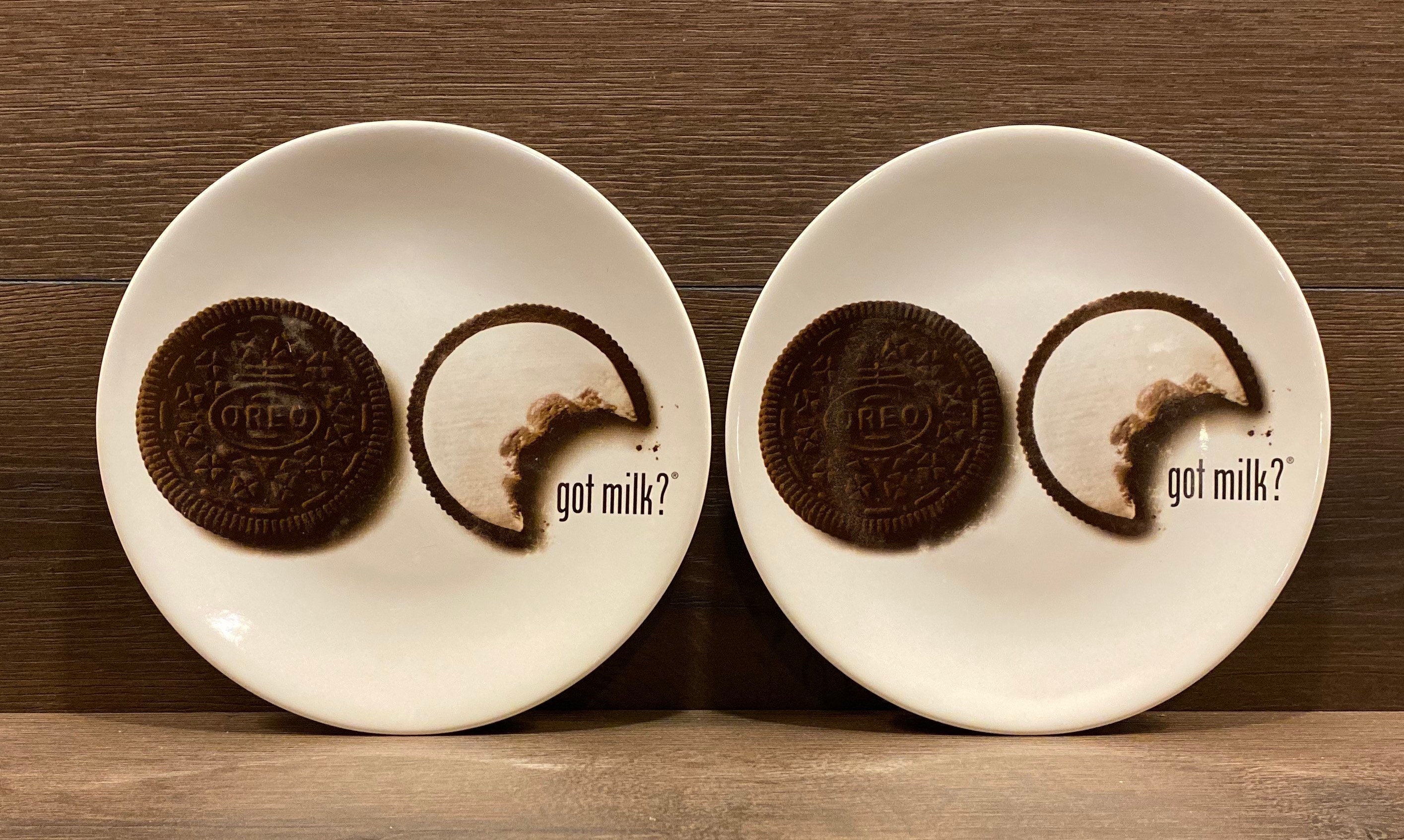 got milk? Oreo Dessert Plates (set of 2, 1999)