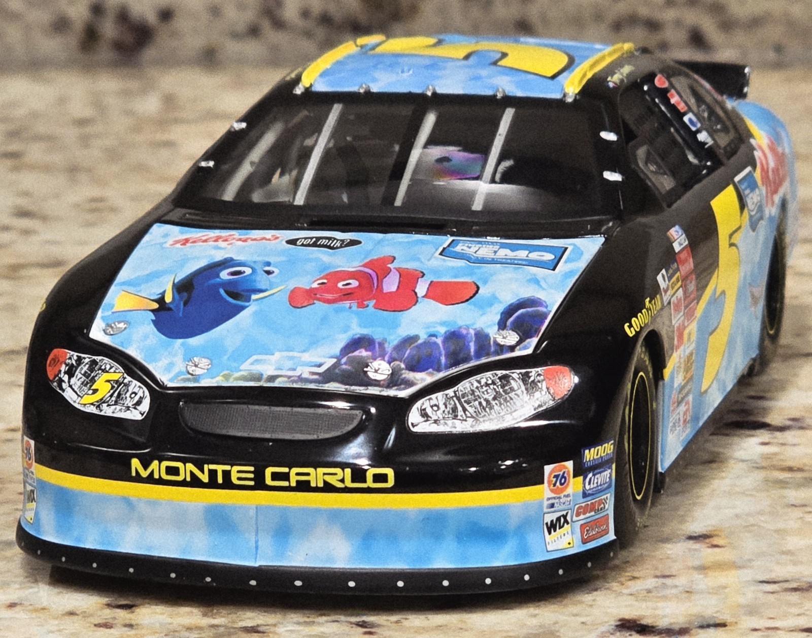 Terry Labonte #5 Kellogg's / got milk? 'Finding Nemo' 1:24 Diecast (Team Caliber)