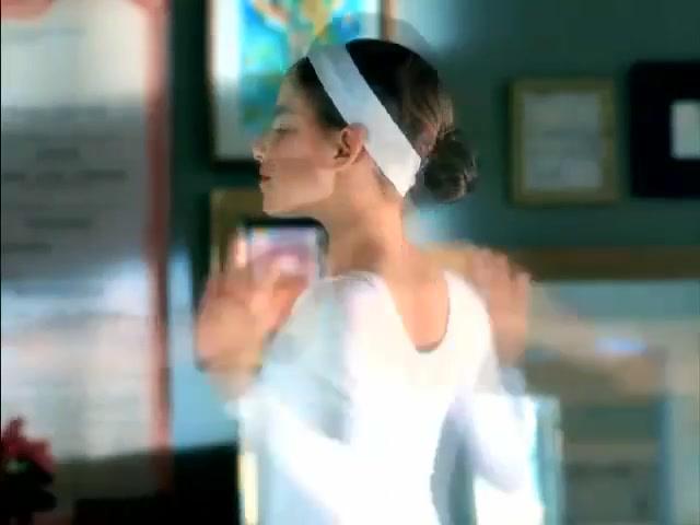 Video still for Ballet / Bailarina — Spanish-language version