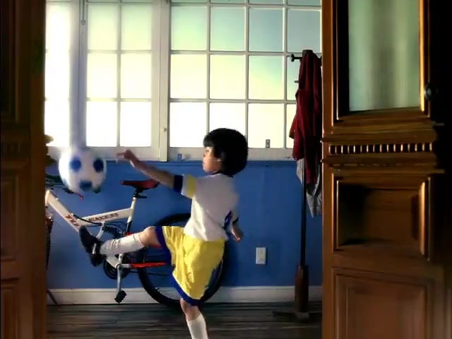 Video still for Soccer — Spanish-language version